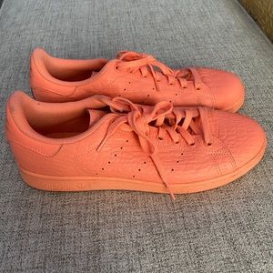 peach Adidas casual sneakers